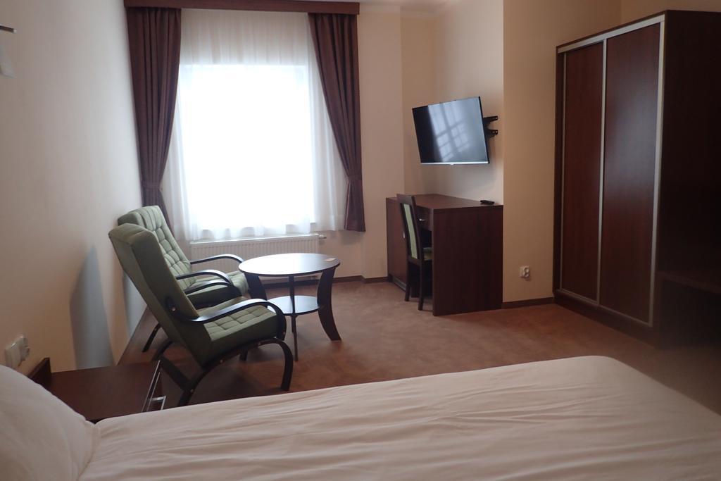 Gosciniec Pan Tadeusz II Hotel Gizycko Exterior photo